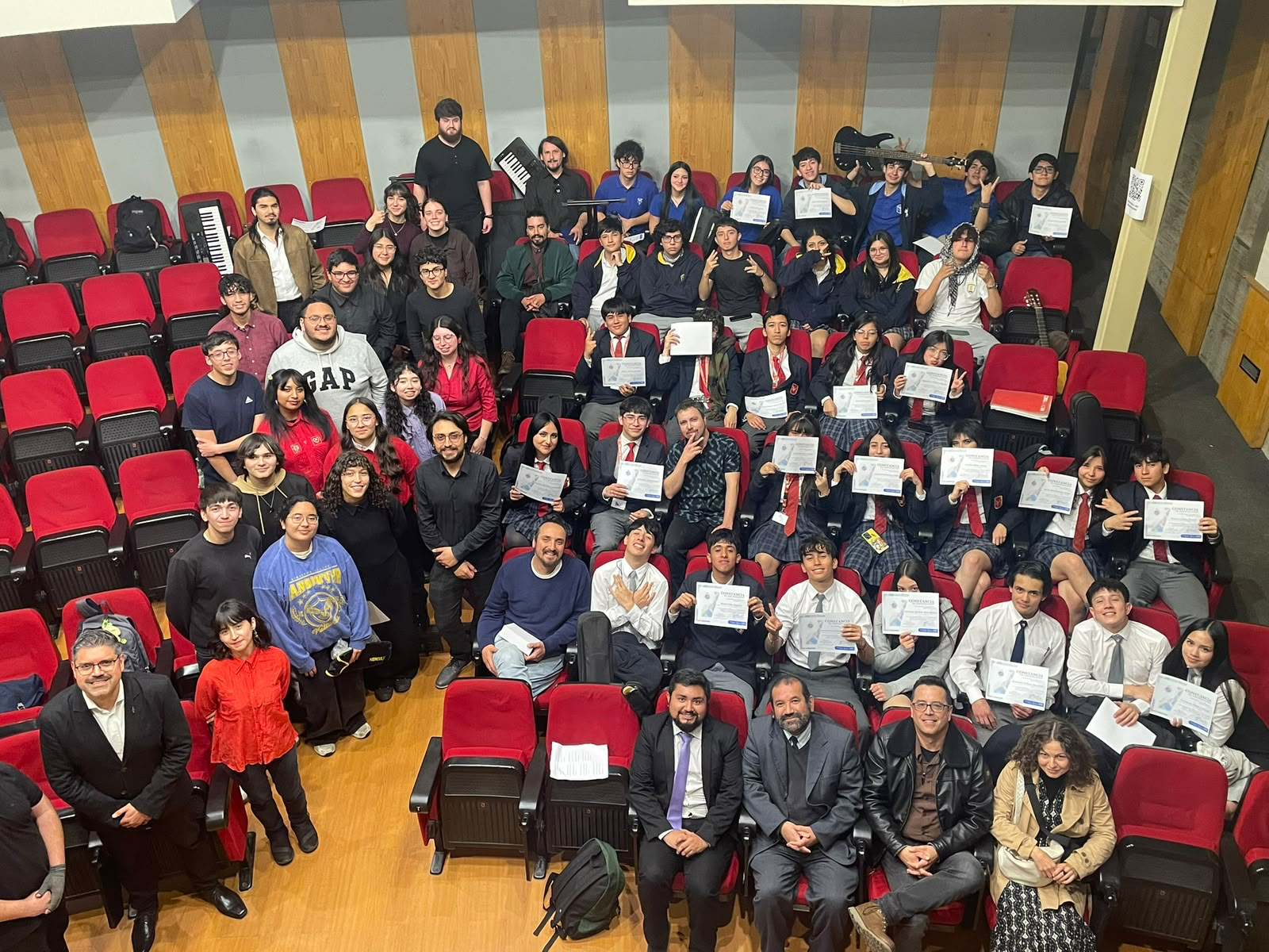 Resonancias PUCV: Música, formación pedagógica y comunidades escolares se encuentran en la Cineteca PUCV